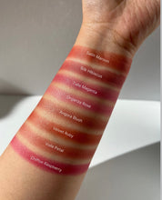 Charger l'image dans la galerie, ROUGE À LÈVRES MATTE CRÉMEUX RÉTRACTABLE