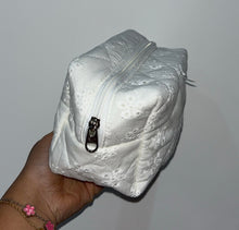 Load image into Gallery viewer, TROUSSE DENTELLE BLANCHE
